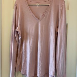 A & I Long Sleeve V-neck Shirt XL
